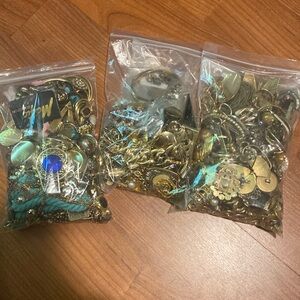 Bead lot: gold